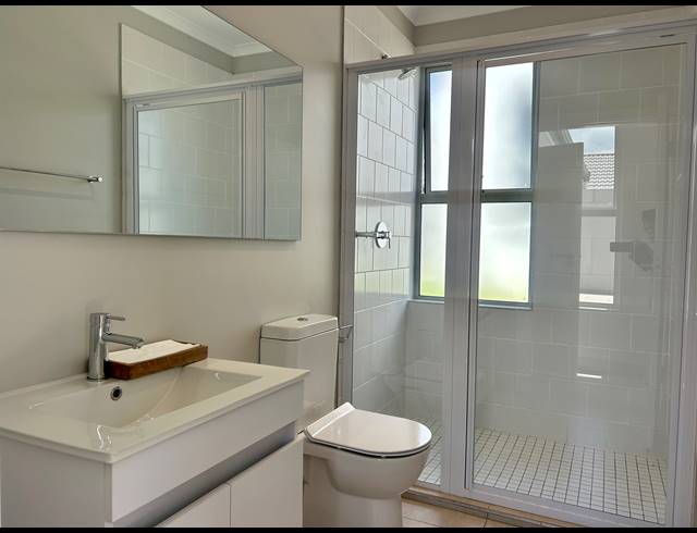 2 BEDROOM SIMPLEX FOR SALE IN SHEFFIELD BEACH